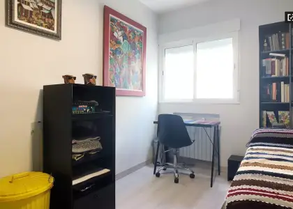 Acogedora habitación con cama individual en alquiler cerca de Chamberí en Madrid