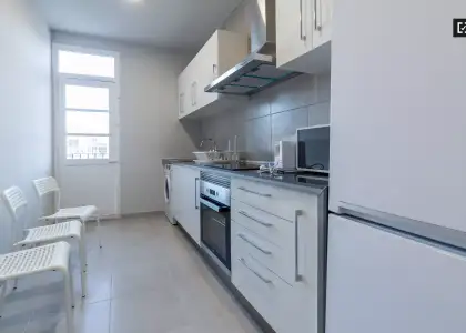Acogedora habitación en un apartamento de 5 dormitorios en L'Eixample en Valencia