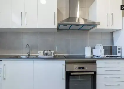 Acogedora habitación en un apartamento de 5 dormitorios en L'Eixample en Valencia
