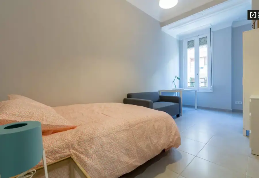 Acogedora habitación en un apartamento de 5 dormitorios en L'Eixample en Valencia