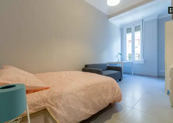 Acogedora habitación en un apartamento de 5 dormitorios en L'Eixample en Valencia