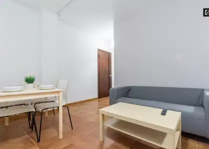 Acogedora habitación en un apartamento de 7 habitaciones, Ciutat Vella en Valencia