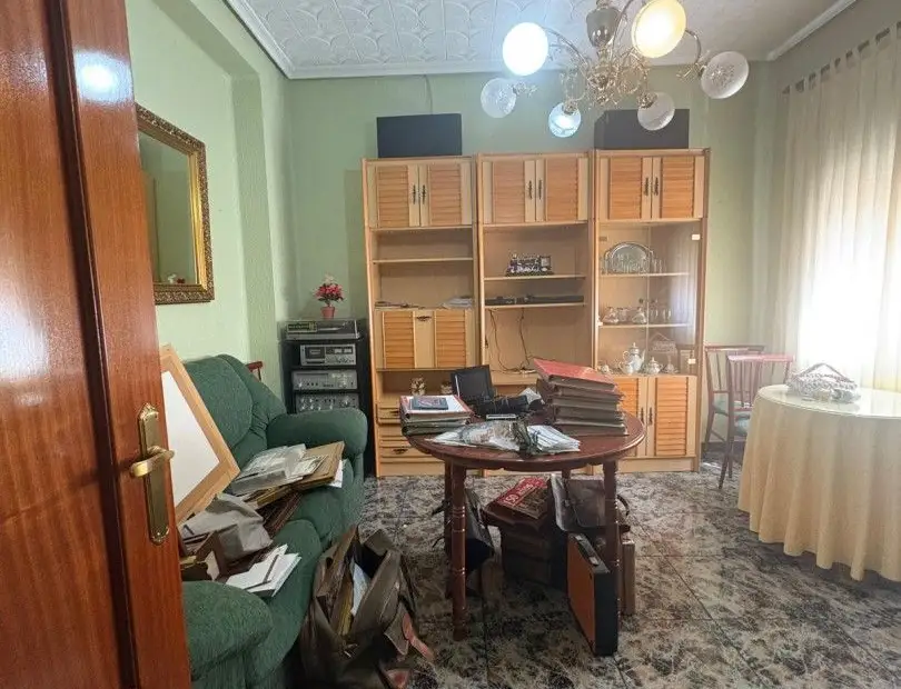 Adosado en venta en Alcázar De San Juan, Plaza Aduana, de 174 m2 con 4 dormitorios, 2 baños, trastero y terraza por 95.000 €, Ref. 0411 en Alcázar de San Juan