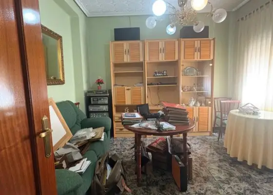 Adosado en venta en Alcázar De San Juan, Plaza Aduana, de 174 m2 con 4 dormitorios, 2 baños, trastero y terraza por 95.000 €, Ref. 0411 en Alcázar de San Juan
