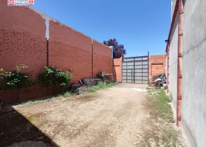 Almacen en parcela industrial en Avda. De las regiones de 211 metros de parcela en Alcázar de San Juan