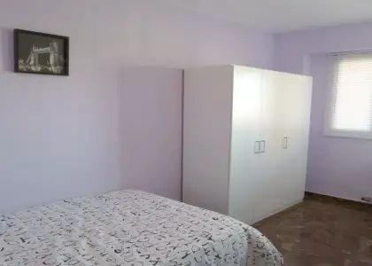 Alquiler de habitaciones en apartamento de 5 dormitorios en Parque De Roma en Zaragoza