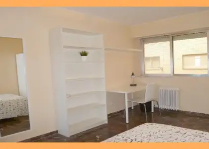 Alquiler de habitaciones en apartamento de 5 dormitorios en Parque De Roma en Zaragoza