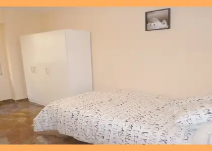 Alquiler de habitaciones en apartamento de 5 dormitorios en Parque De Roma en Zaragoza