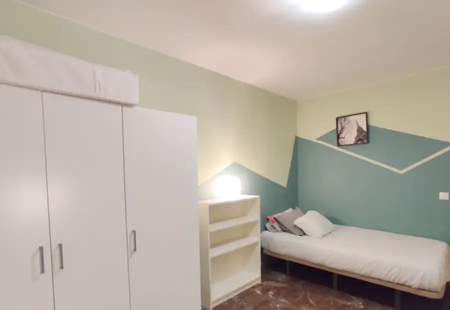 Alquiler de habitaciones en apartamento de 5 dormitorios en Parque De Roma en Zaragoza