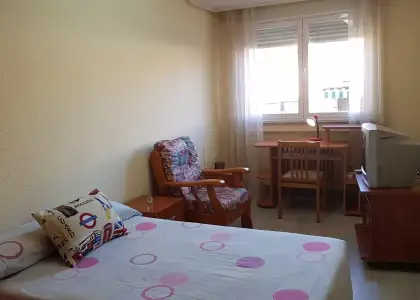 Alquiler de habitaciones en piso de 4 habitaciones en Salamanca - Mujeres en Salamanca