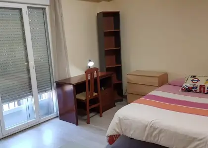 Alquiler de habitaciones en piso de 4 habitaciones en Salamanca - Mujeres en Salamanca
