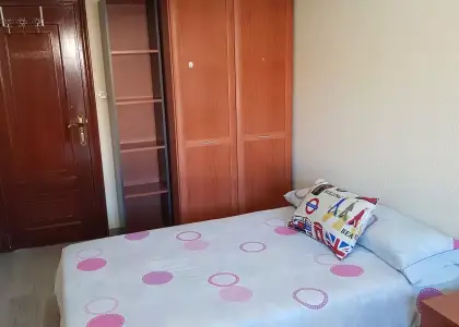 Alquiler de habitaciones en piso de 4 habitaciones en Salamanca - Mujeres en Salamanca
