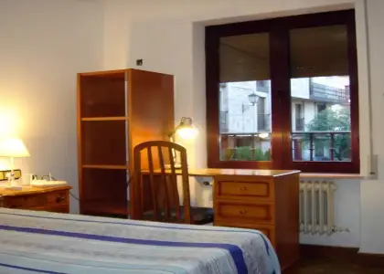 Alquiler de habitaciones en piso de 5 habitaciones en Salamanca - Mujeres en Salamanca