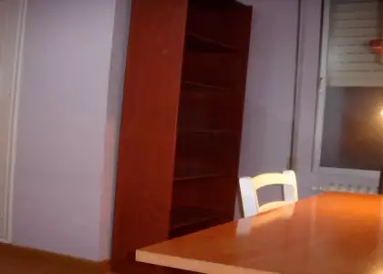 Alquiler de habitaciones en piso de 5 habitaciones en Salamanca - Mujeres en Salamanca