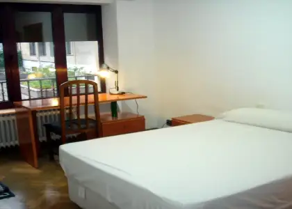 Alquiler de habitaciones en piso de 5 habitaciones en Salamanca - Mujeres en Salamanca