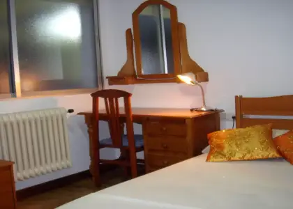 Alquiler de habitaciones en piso de 5 habitaciones en Salamanca - Mujeres en Salamanca