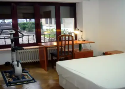 Alquiler de habitaciones en piso de 5 habitaciones en Salamanca - Mujeres en Salamanca