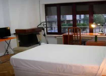 Alquiler de habitaciones en piso de 5 habitaciones en Salamanca - Mujeres en Salamanca