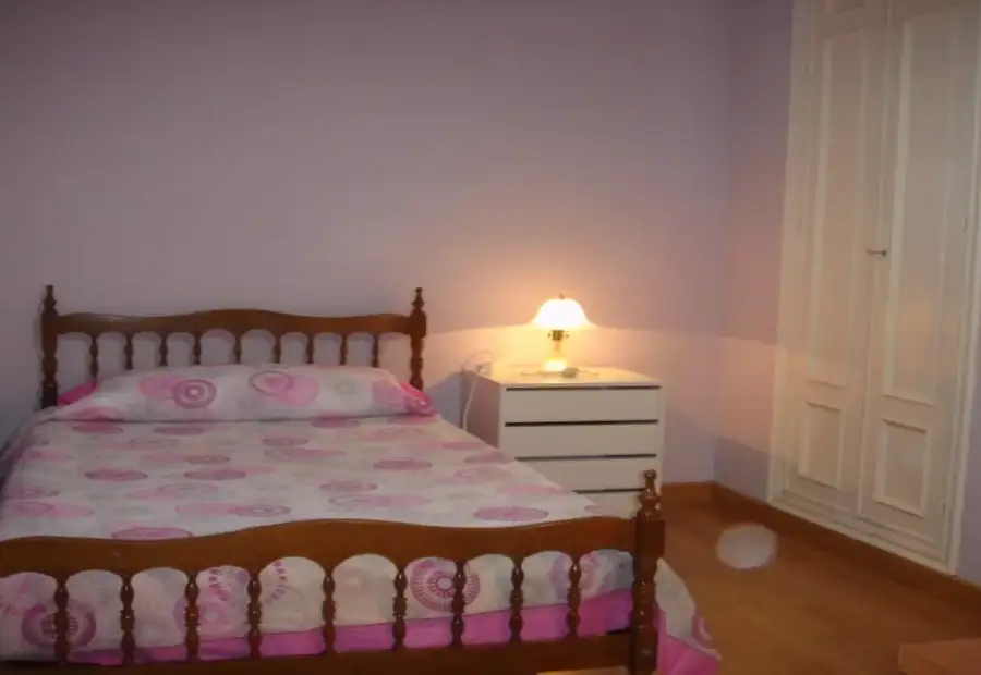Alquiler de habitaciones en piso de 5 habitaciones en Salamanca - Mujeres en Salamanca