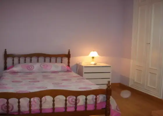 Alquiler de habitaciones en piso de 5 habitaciones en Salamanca - Mujeres