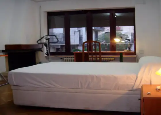 Alquiler de habitaciones en piso de 5 habitaciones en Salamanca - Mujeres