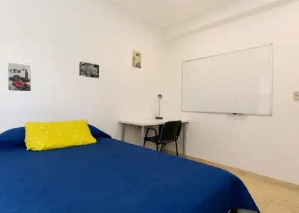 Alquiler de habitaciones en piso de 6 habitaciones en Granada en Granada