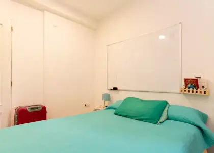 Alquiler de habitaciones en piso de 6 habitaciones en Granada en Granada