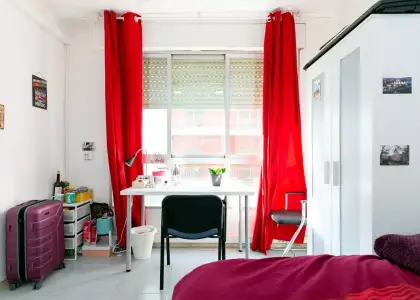 Alquiler de habitaciones en piso de 6 habitaciones en Granada en Granada