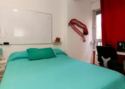 Alquiler de habitaciones en piso de 6 habitaciones en Granada en Granada