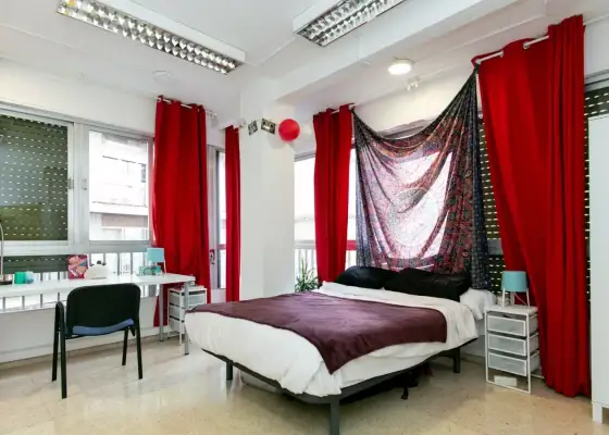 Alquiler de habitaciones en piso de 6 habitaciones en Granada