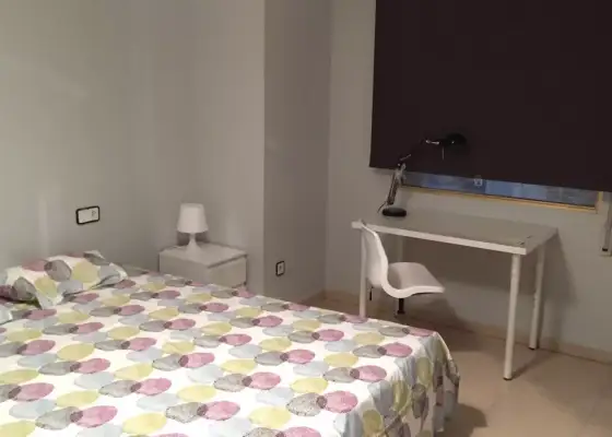Alquiler de habitaciones para estudiantes en piso de 4 habitaciones en Alicante en Alicante (Alacant)