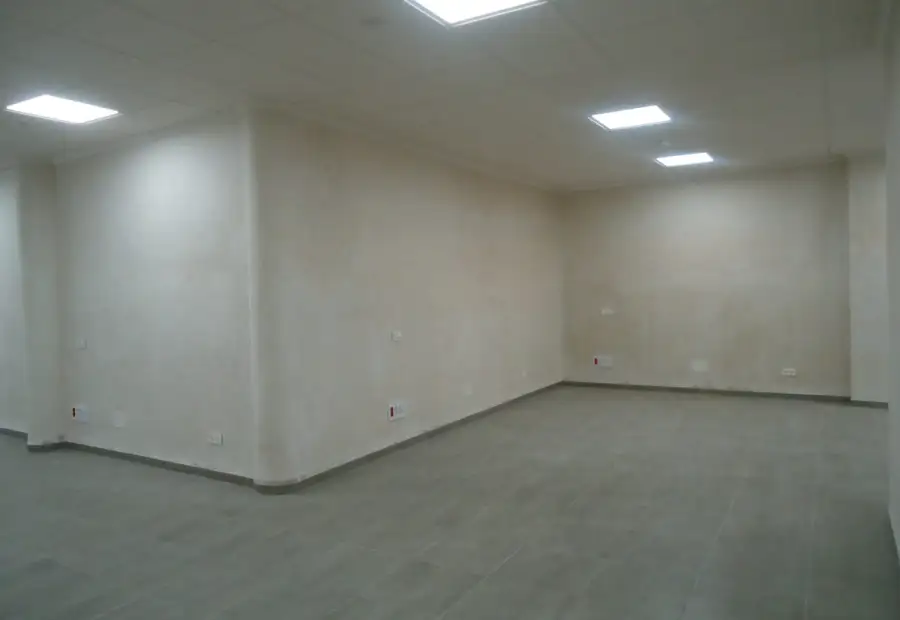 Alquiler de local comercial totalmente nuevo en Manzanares