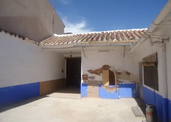Alquiler de local de 250 metros cuadrados en Manzanares
