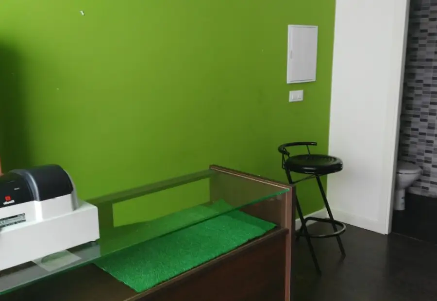 Alquiler de local nuevo de 15 metros cuadrados con gastos de suministros incluidos en Manzanares