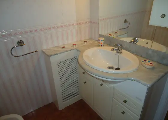 Alquiler de piso de tres dormitorios amueblado en Manzanares