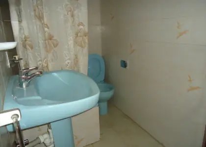 Alquiler de piso de tres dormitorios con un baño y aseo en Manzanares