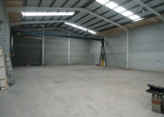 Alquiler nave industrial en Polígono de Manzanares de 600 M2 de nave y 600 M2 de patio