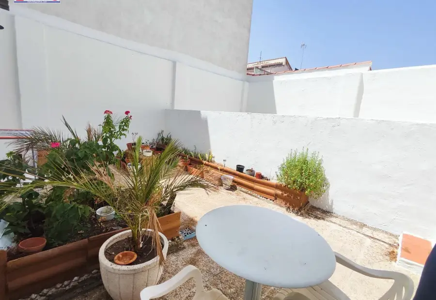 Amplia Casa en Alcázar de San Juan con Piscina y Oportunidades de Inversión en Alcázar de San Juan