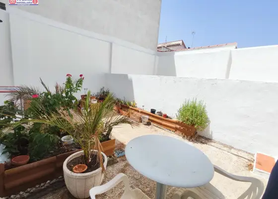 Amplia Casa en Alcázar de San Juan con Piscina y Oportunidades de Inversión en Alcázar de San Juan