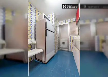 Amplia habitación con cama doble en alquiler en Quatre Carreres en Valencia