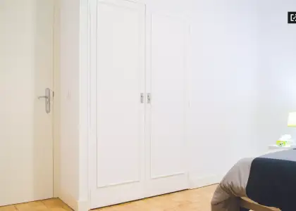Amplia habitación en piso compartido en Imperial en Madrid