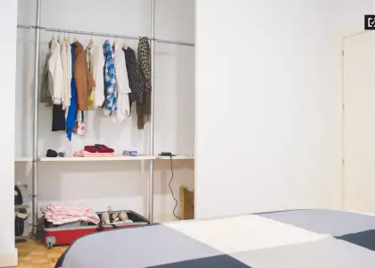Amplia habitación en piso compartido en Imperial en Madrid