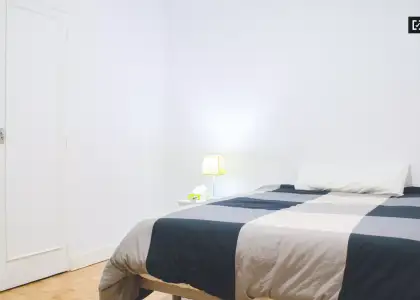 Amplia habitación en piso compartido en Imperial en Madrid