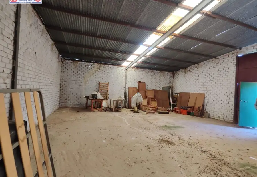 Amplia Nave Industrial en Alcázar de San Juan - Oportunidad Única en Alcázar de San Juan