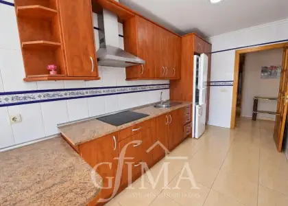 Amplio piso de 4 dormitorios con garaje en Avenida Antonio Huertas en Tomelloso
