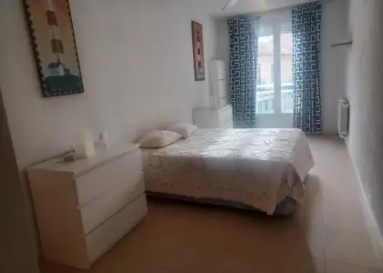 Apartamento céntrico totalmente amueblado con plaza de garaje y trastero en Alcázar de San Juan