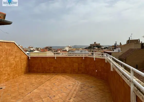 Ático duplex en Almansa - castillo