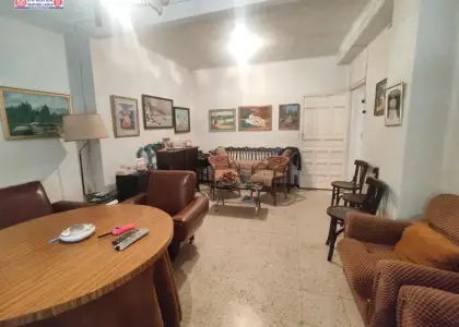 Casa a reformar sobre parcela de 140m2 y fachada de 14 m ubicada en el barrio de Sta María. en Alcázar de San Juan