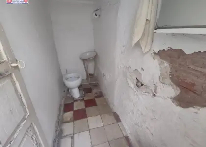 Casa a reformar sobre parcela de 140m2 y fachada de 14 m ubicada en el barrio de Sta María. en Alcázar de San Juan