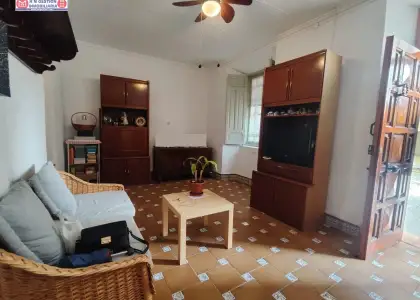 Casa centrica de 187 metros de parcela y 150 construidos con patio de 70 metros en Alcázar de San Juan
